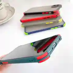 Чехол для iPhone (Айфон) с защитой камеры, ударопрочный бампер по углам, матовое покрытие