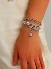 Многослойный браслет с замком