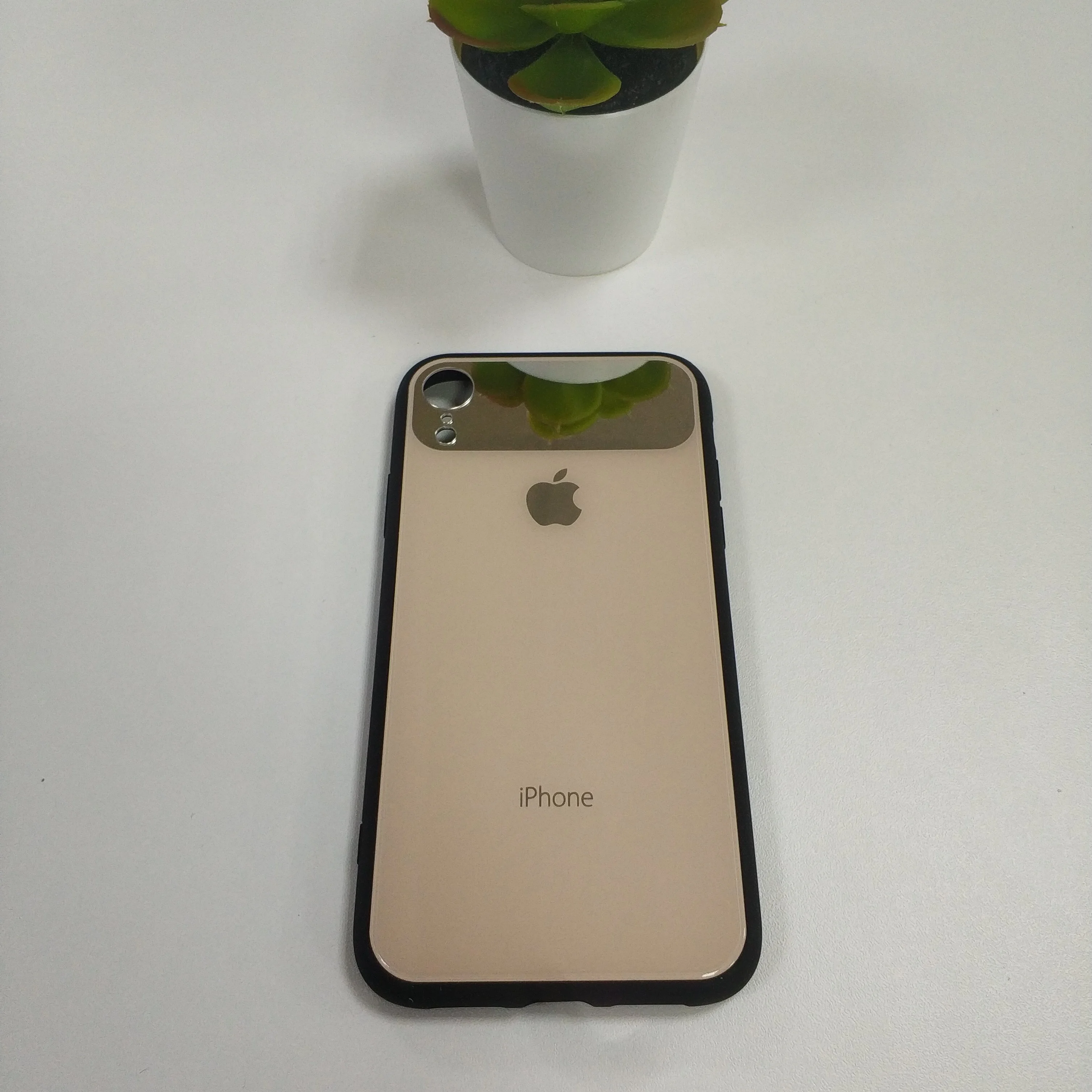 Коричневый чехол iPhone XR