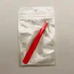 Коралловый пинцет для бровей