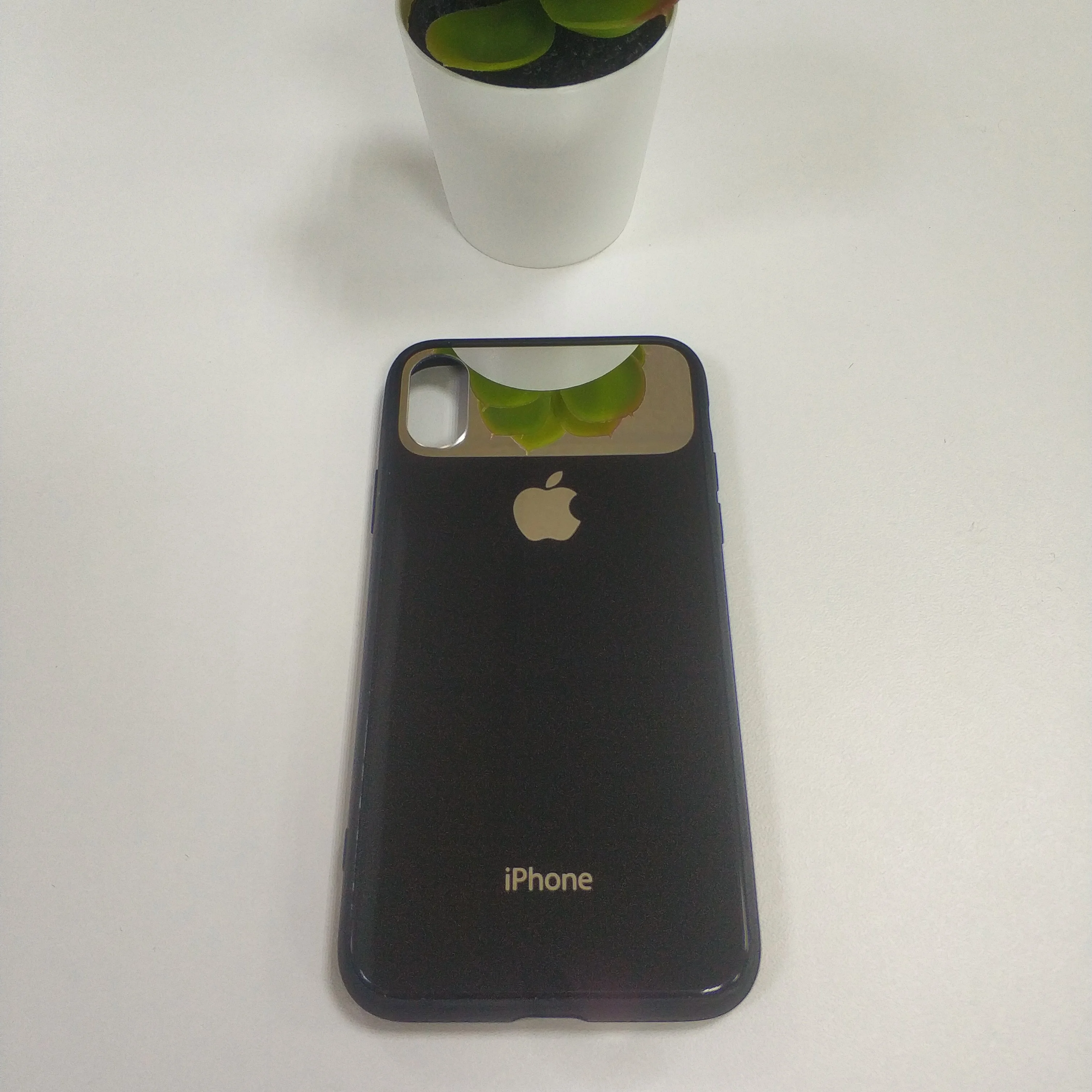Черный чехол на iPhone X / XS