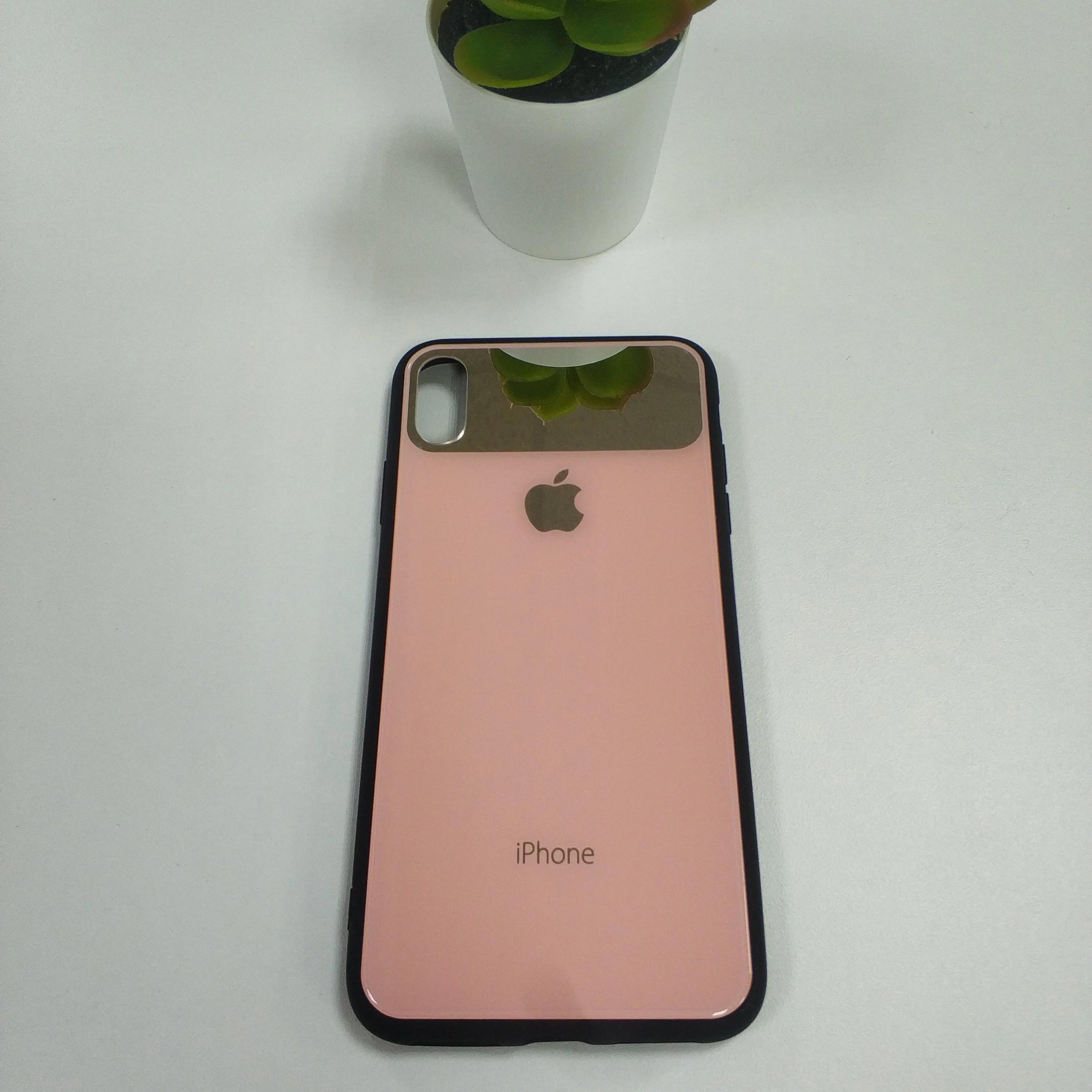 Оливковый чехол на iPhone X / XS