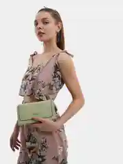 Бежевый женский кошелек с ремешком на руку