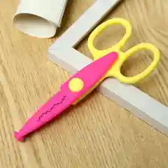 Фуксия фигурные ножницы