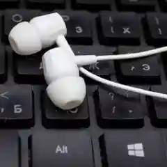 Krutoff / Наушники с микрофоном HF-J69, белый