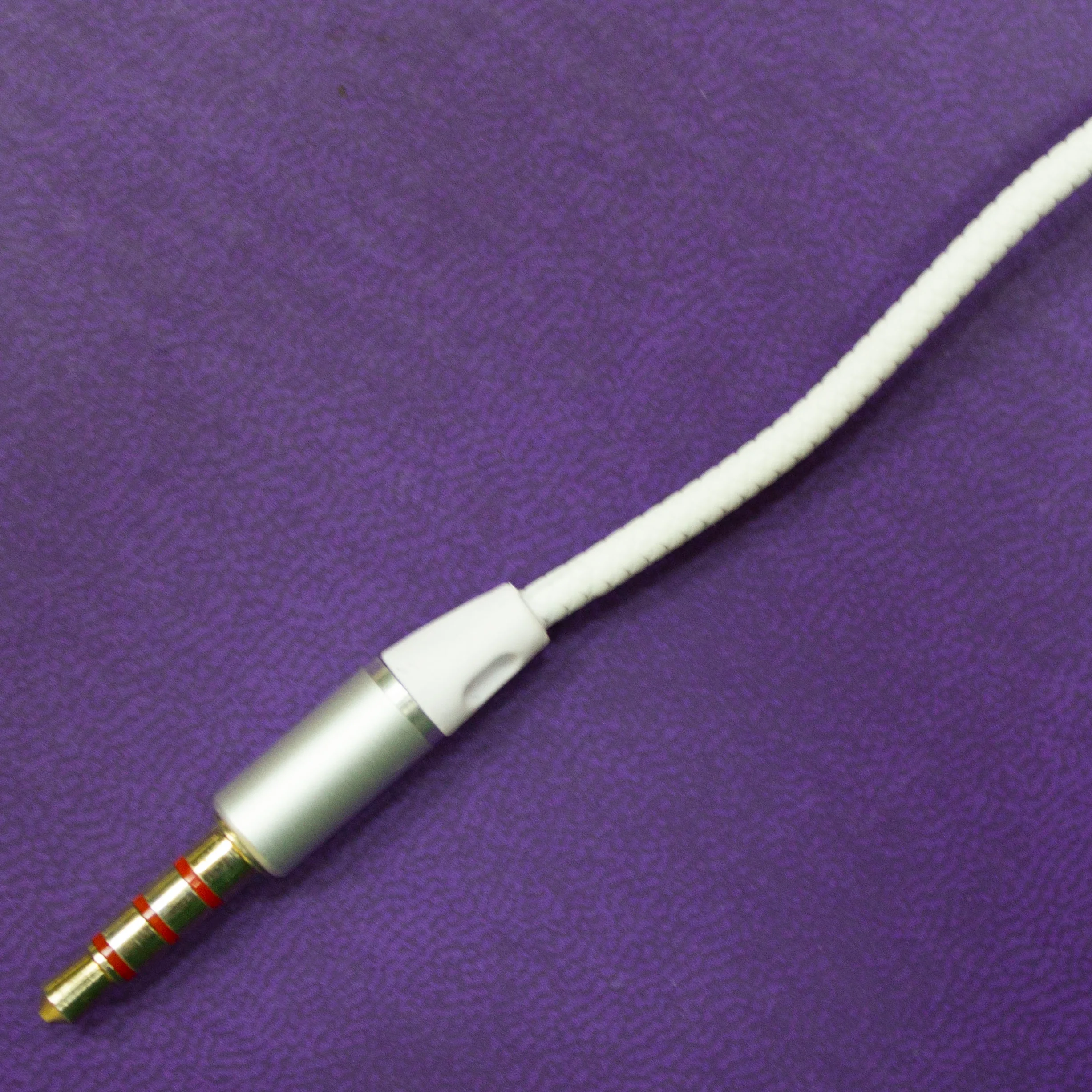 Krutoff / Наушники с микрофоном HF-T67, белый