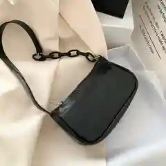 Кожаная сумка женская с цепочкой