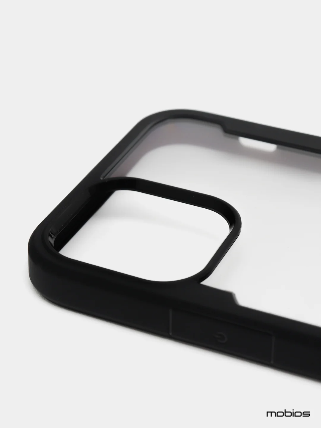 Противоударный чехол на iPhone 12 Pro Max