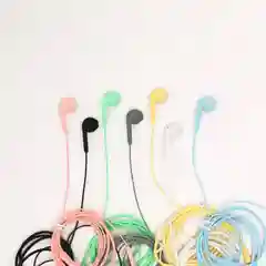 Красивые наушники вкладыши с приятным Soft Touch покрытием с кнопкой и микрофоном 3,5 мм