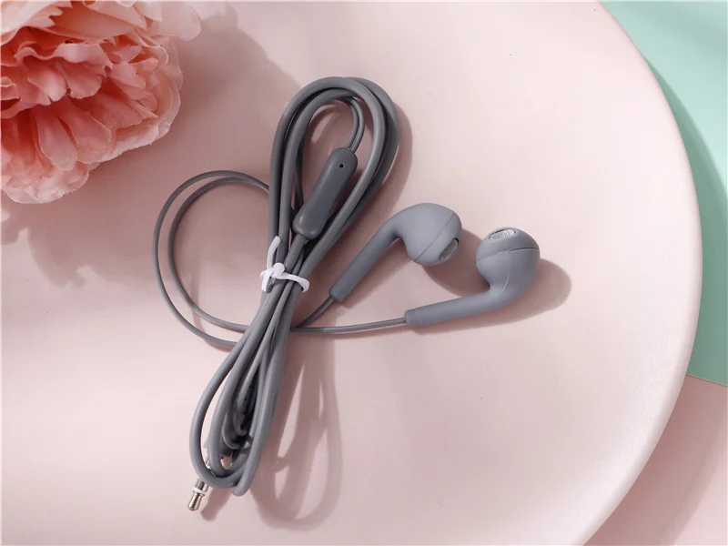 Серый красивые наушники вкладыши с приятным Soft Touch покрытием с кнопкой и микрофоном 3,5 мм