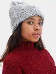 Шапка утепленная с широким отворотом