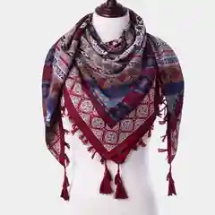 Красный платок с кисточками