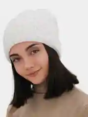 Белый шапка вязаная