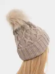 Шапка с помпоном