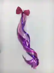 Фуксия прядь на заколке
