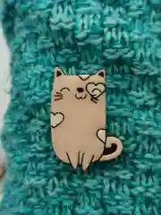 Значок деревянный "Котенок"