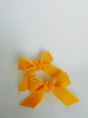 Желтый бархатный бантик, пара