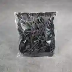 Черный бумажный наполнитель