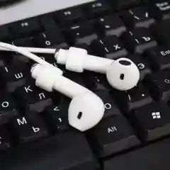 Krutoff / Силиконовый шнурок для AirPods (Эйр Подс),  белый