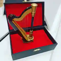 Миниатюра Арфа в кейсе