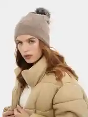 Карамельный шапка Odissey, ангора, с натуральным помпоном