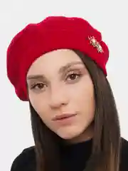 Красный берет женский с брошью Landa