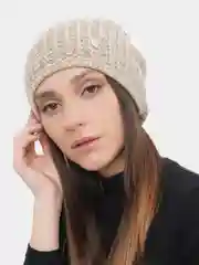 Бежевый шапка вязаная Korkki удлиненная