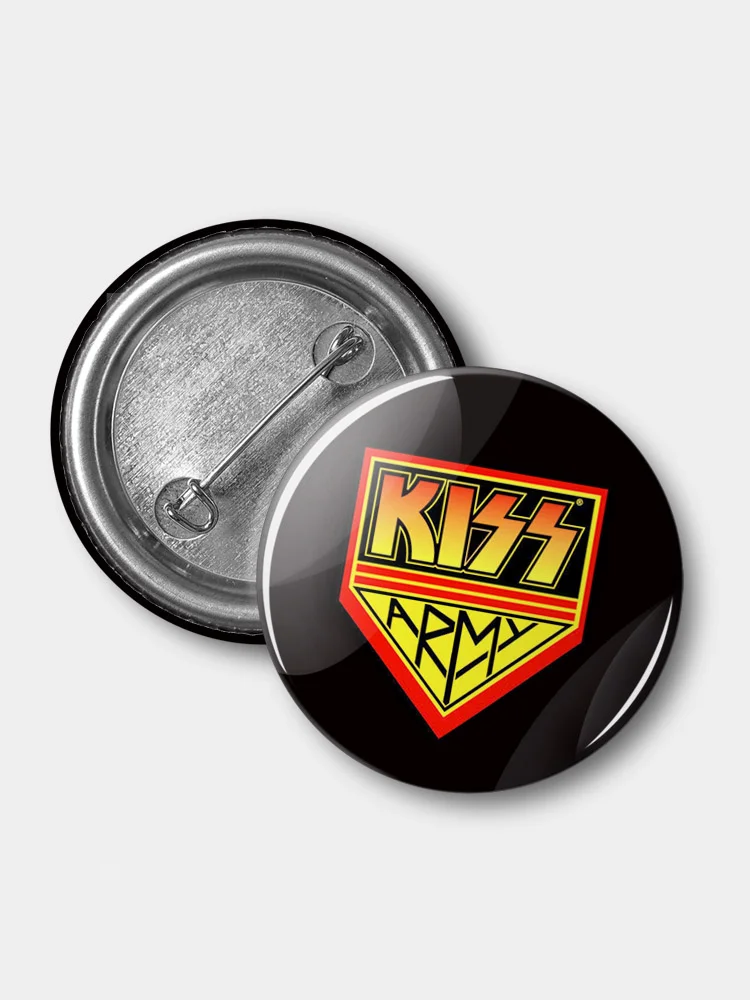 Белый значок "Kiss", 37 мм