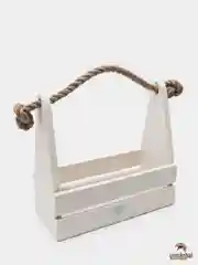 Белый деревянный ящик