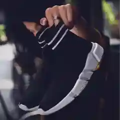 Кроссовки женские Movements