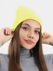 Желтый шапка вязаная