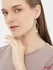 Серьги подвески с искусственным жемчугом Mia