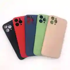 Силиконовый чехол с защитой камеры на iPhone 6/6s, 7/8/SE 2020, X/XS, 11