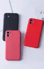 Силиконовый чехол с защитой камеры на iPhone 6/6s, 7/8/SE 2020, X/XS, 11