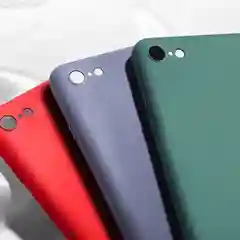 Силиконовый чехол с защитой камеры на iPhone 6/6s, 7/8/SE 2020, X/XS, 11