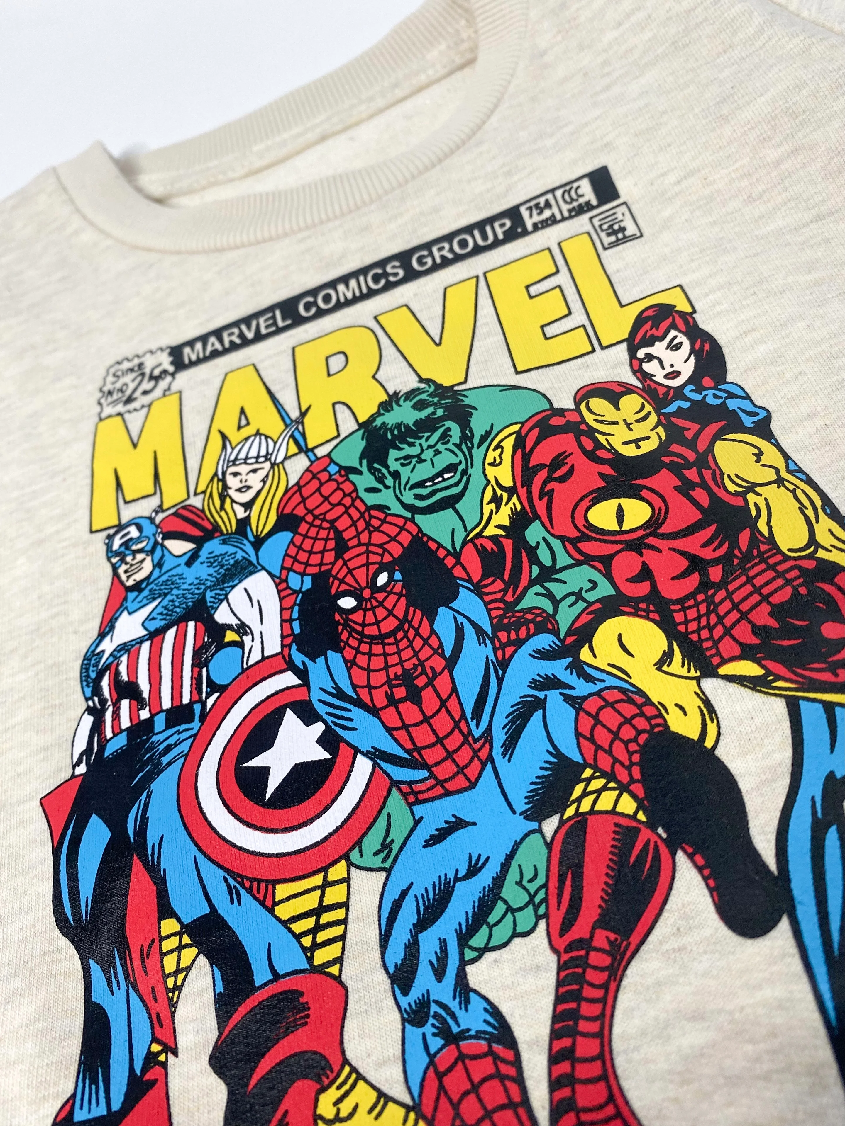 Свитшот с супергероями Marvel