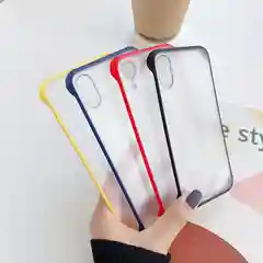 Синий прозрачный чехол на IPhone