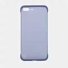 Синий прозрачный чехол на IPhone