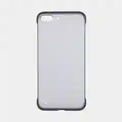 Черный прозрачный чехол на IPhone
