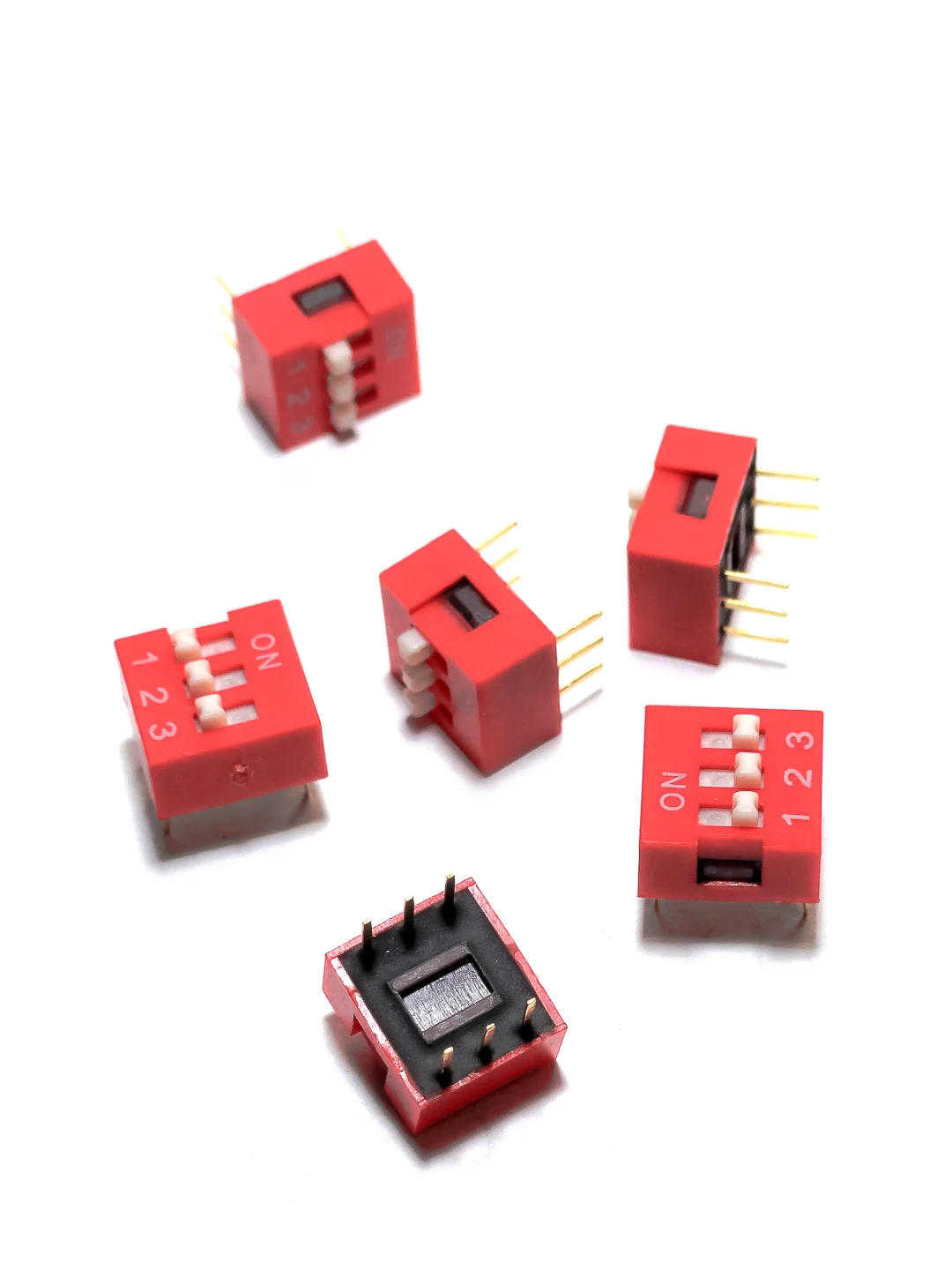 Переключатель движковый на плату DS-03 (SWD1-3)