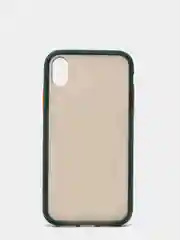 Зеленый чехол на iPhone