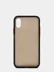 Черный чехол на iPhone