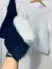 Черный свитер