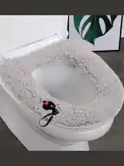 Серый чехол для унитаза Котик