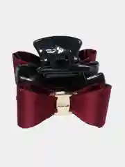 Багровый заколка