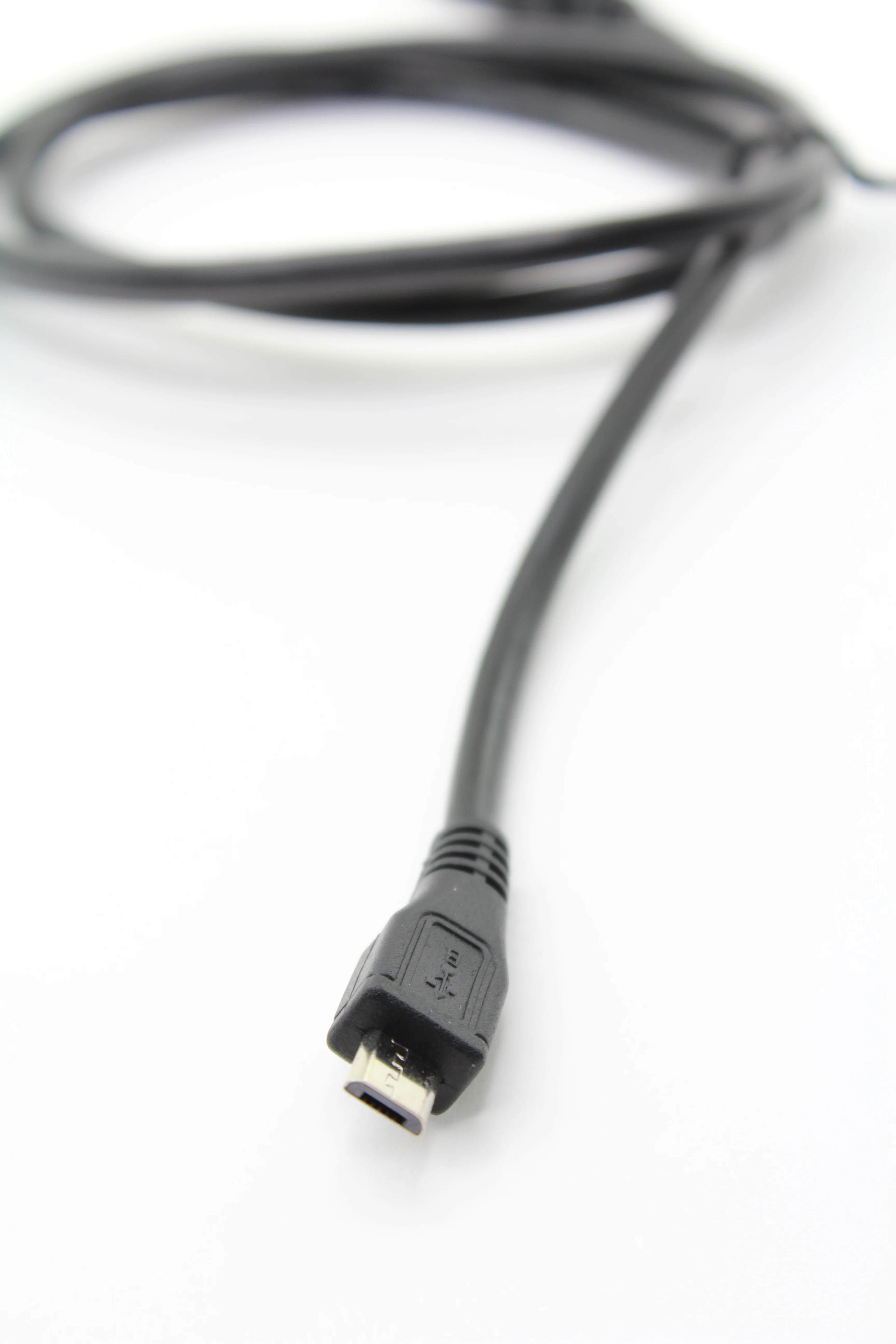 Кабель micro usb для зарядки телефона 1 и 1,8 метра perfeo U4001 U4002