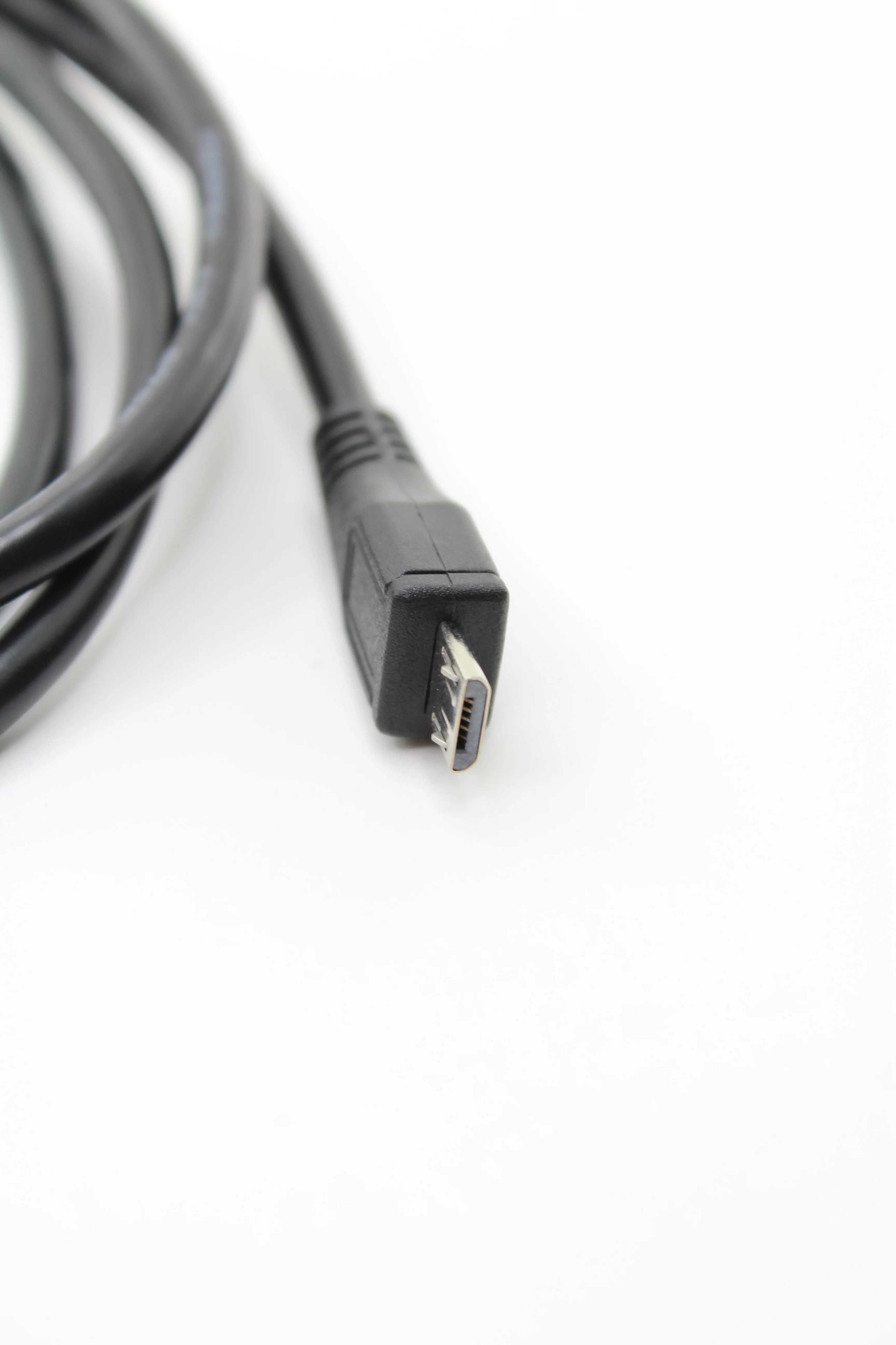 Кабель micro usb для зарядки телефона 1 и 1,8 метра perfeo U4001 U4002