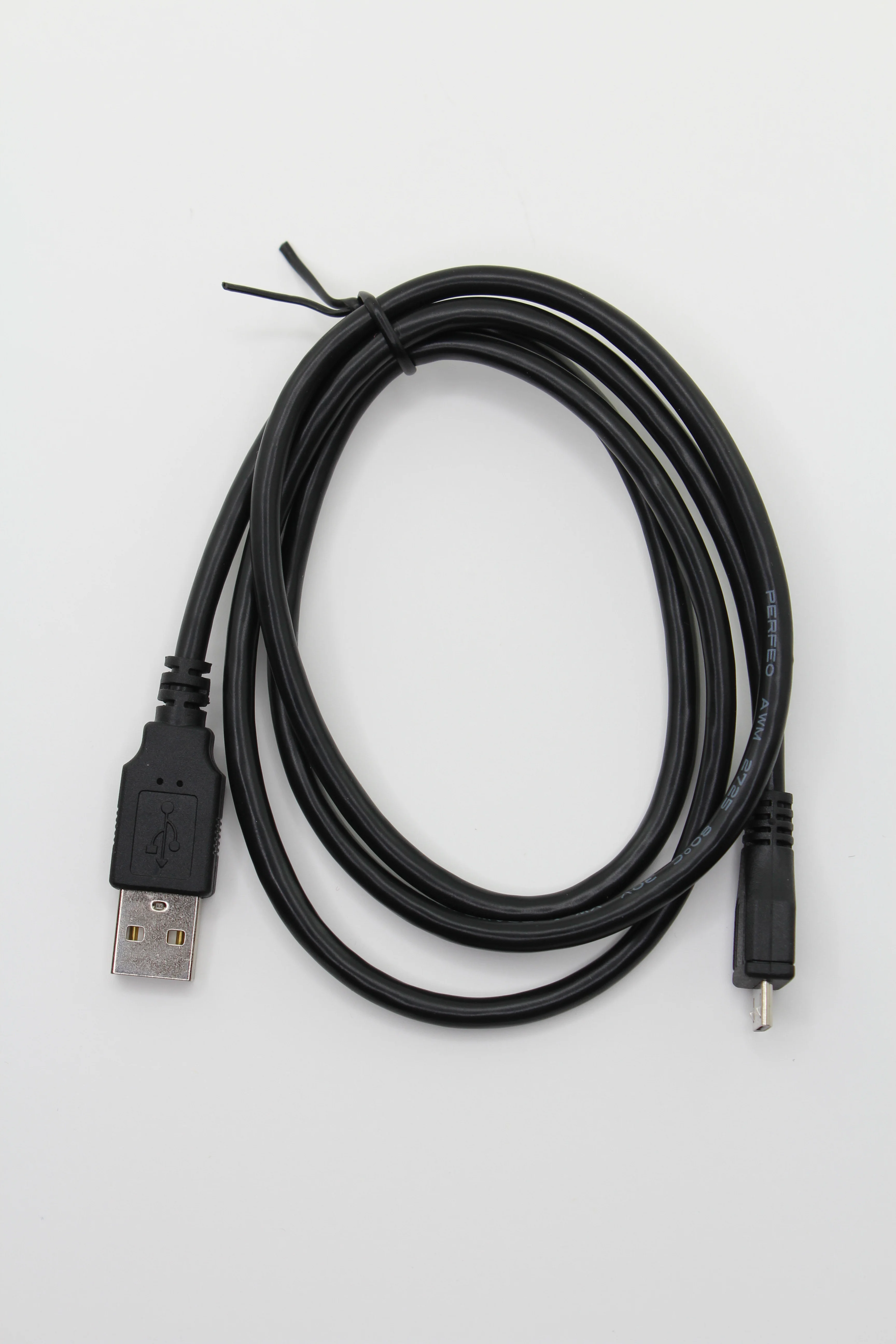 Кабель micro usb для зарядки телефона 1 и 1,8 метра perfeo U4001 U4002