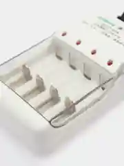 Зарядное устройство для аккумулятора AA и AAA (пальчиковых и мизиниковых батареек)