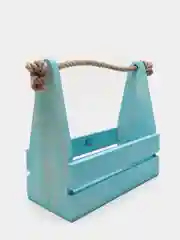 Голубой деревянный ящик